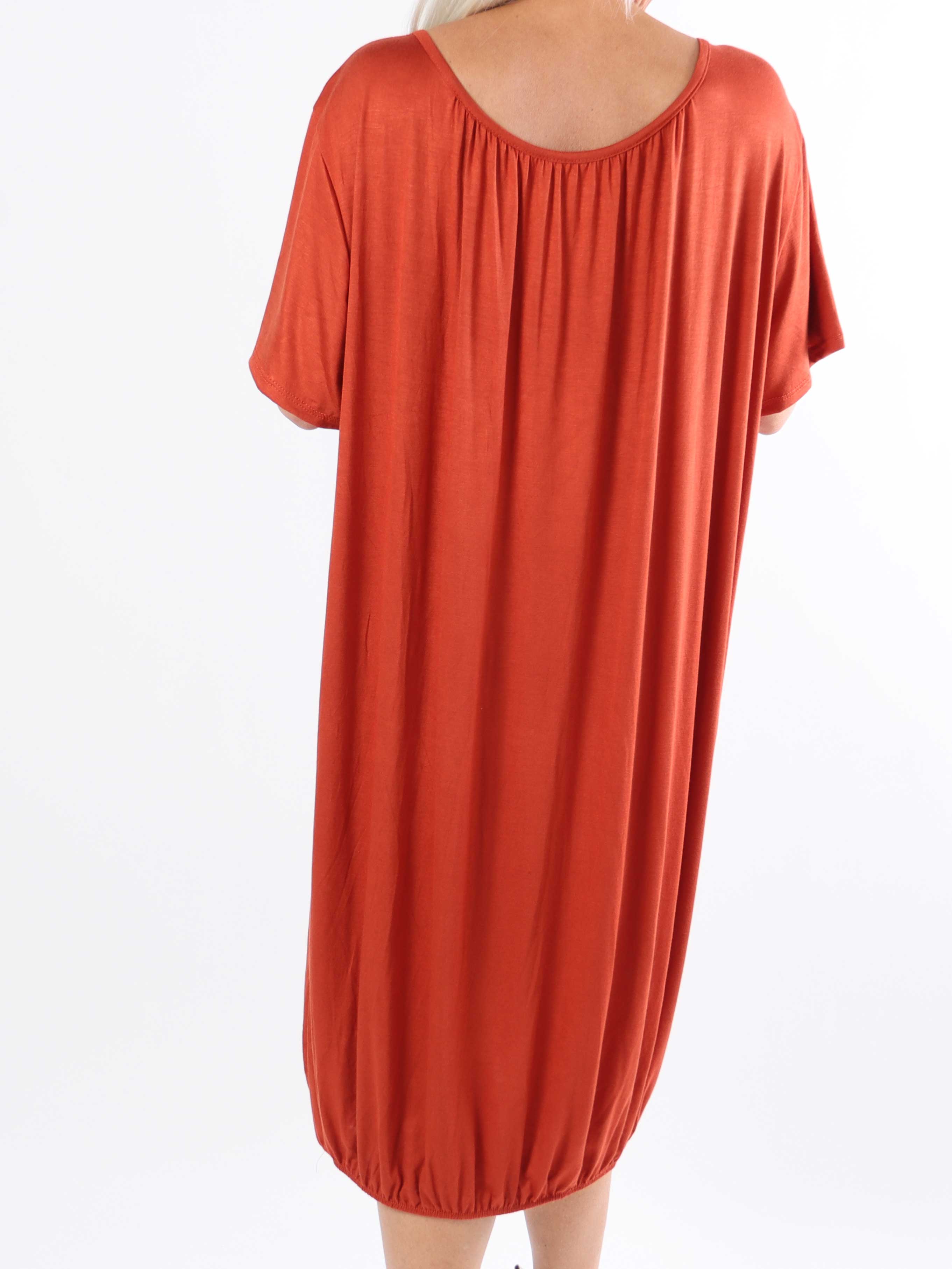 Miracle Dress - Basic plus size klänning i viskos med resår nedtill